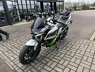 Used 2024 Kawasaki Z7 Silver/Green - Interior and Exterior details 5