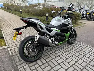 Used 2024 Kawasaki Z7 Silver/Green - Interior and Exterior details 9