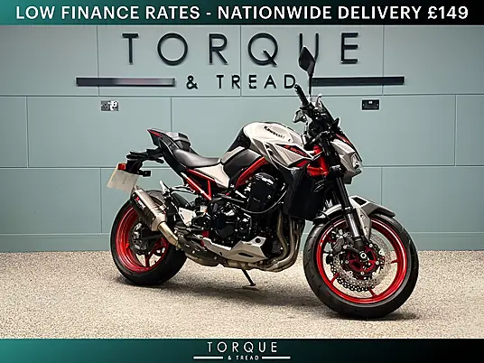 2024 Kawasaki Z900 Performance Edition