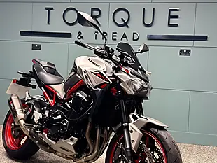 Used 2024 Kawasaki Z900 Performance Edition Silver - Interior and Exterior details 10