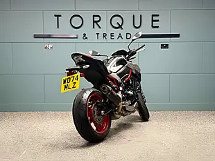 Used 2024 Kawasaki Z900 Performance Edition Silver - Interior and Exterior details 4