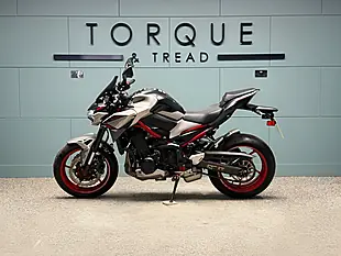 Used 2024 Kawasaki Z900 Performance Edition Silver - Interior and Exterior details 8