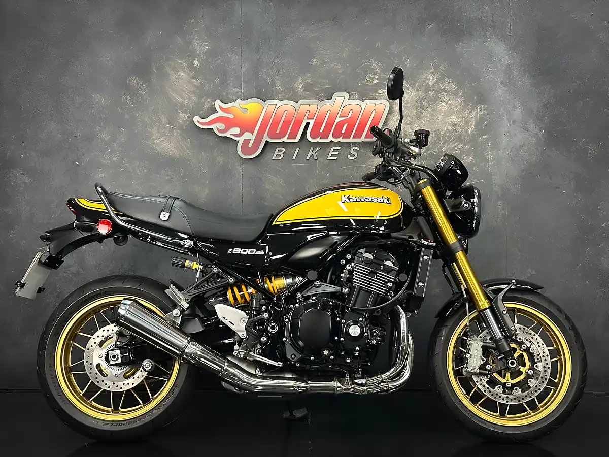 Used 2024 Kawasaki Z900 RS Se Black - Front View