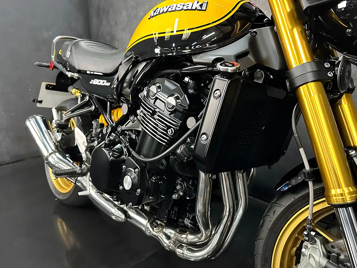 Used 2024 Kawasaki Z900 RS Se Black - Interior and Exterior details 16