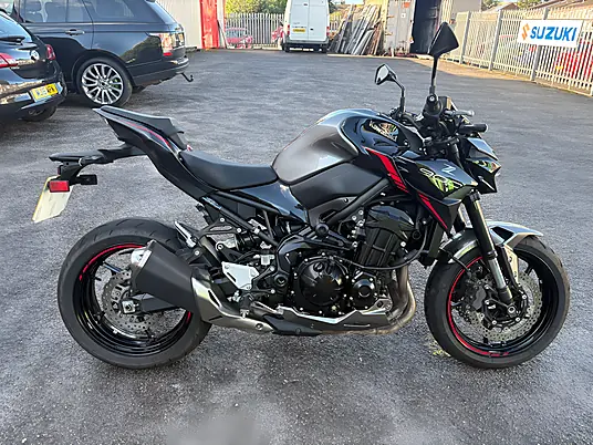 2024 Kawasaki Z900 Super Naked