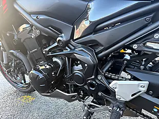 Used 2024 Kawasaki Z900 Super Naked Silver - Interior and Exterior details 11