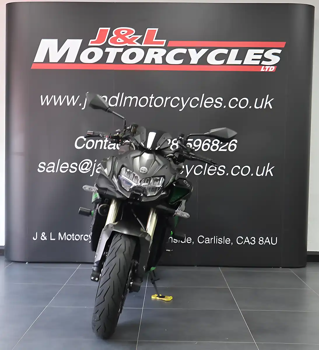 Used 2024 Kawasaki ZH2 Se Grey - Interior and Exterior details 4