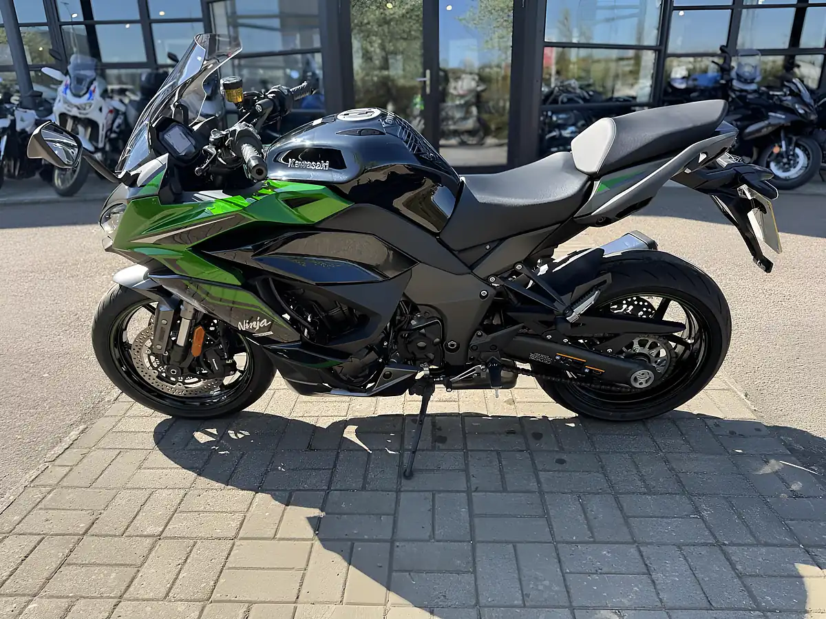 Used 2024 Kawasaki Zx 1002 Ninja 1000 Sx Green - Interior and Exterior details 6