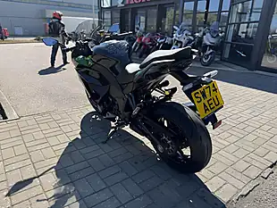 Used 2024 Kawasaki Zx 1002 Ninja 1000 Sx Green - Interior and Exterior details 7