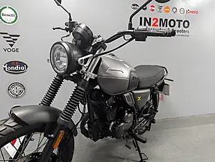 Used 2024 Keeway X-Light 125 Black/Silver - Interior and Exterior details 14