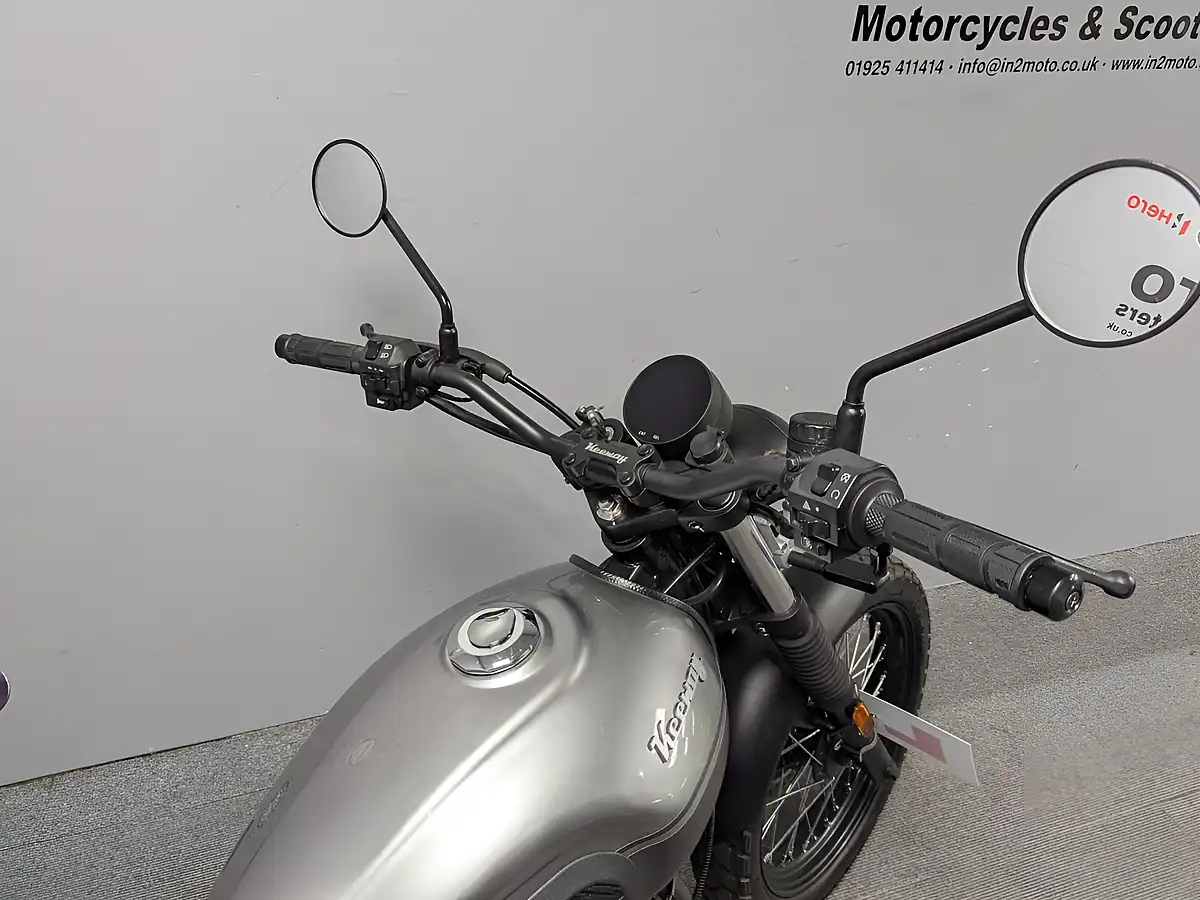 Used 2024 Keeway X-Light 125 Black/Silver - Interior and Exterior details 20