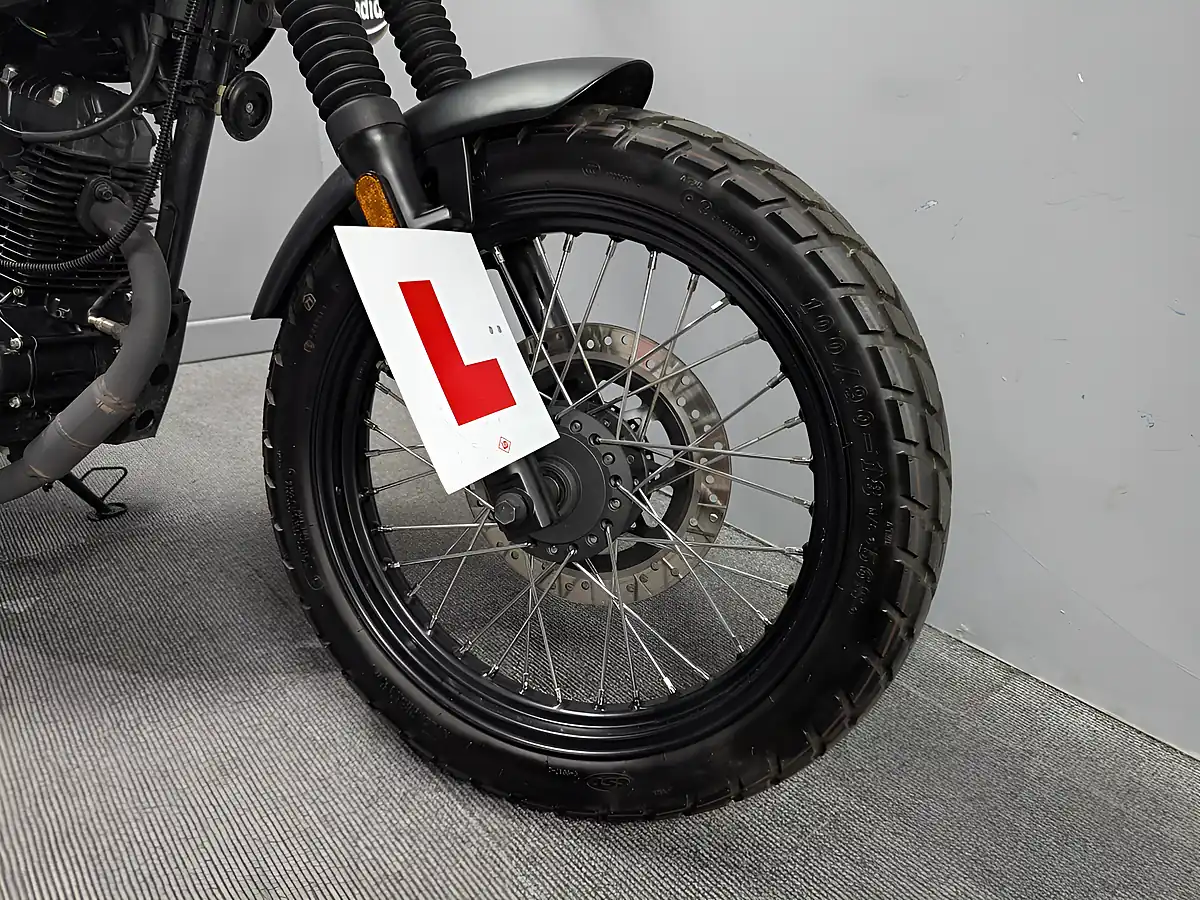 Used 2024 Keeway X-Light 125 Black/Silver - Interior and Exterior details 3