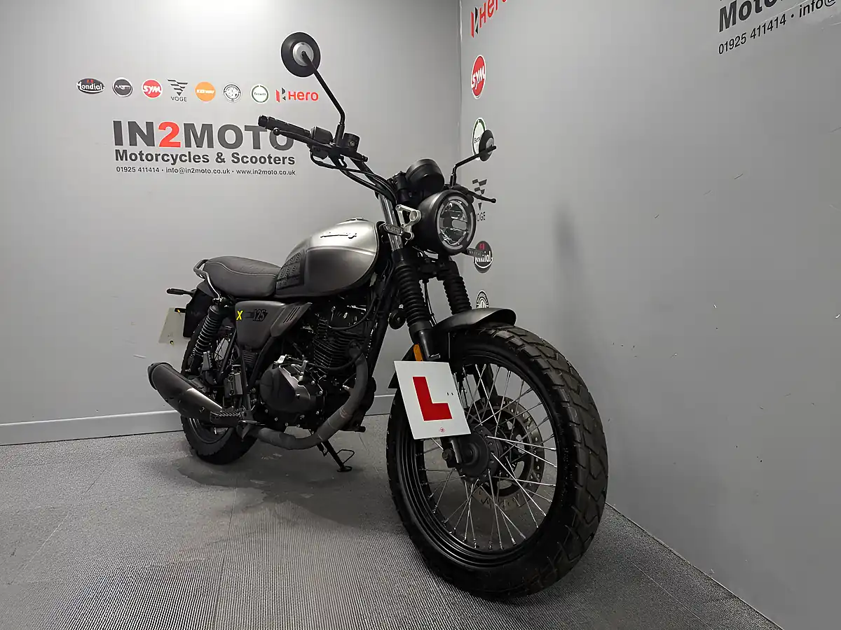 Used 2024 Keeway X-Light 125 Black/Silver - Interior and Exterior details 4