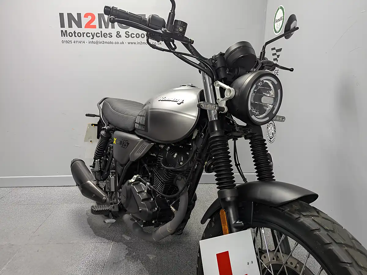 Used 2024 Keeway X-Light 125 Black/Silver - Interior and Exterior details 5