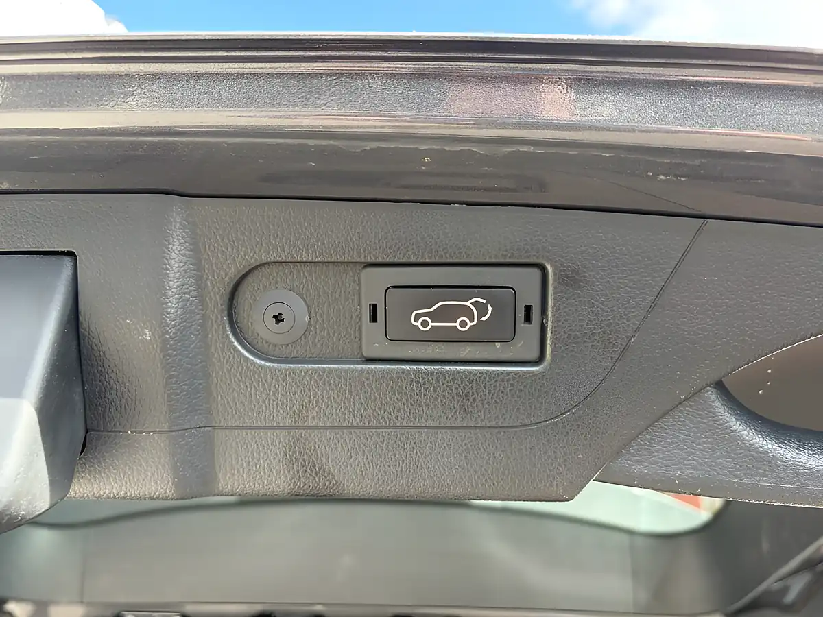 Used 2024 KGM Rexton K50 Grey - Interior and Exterior details 11
