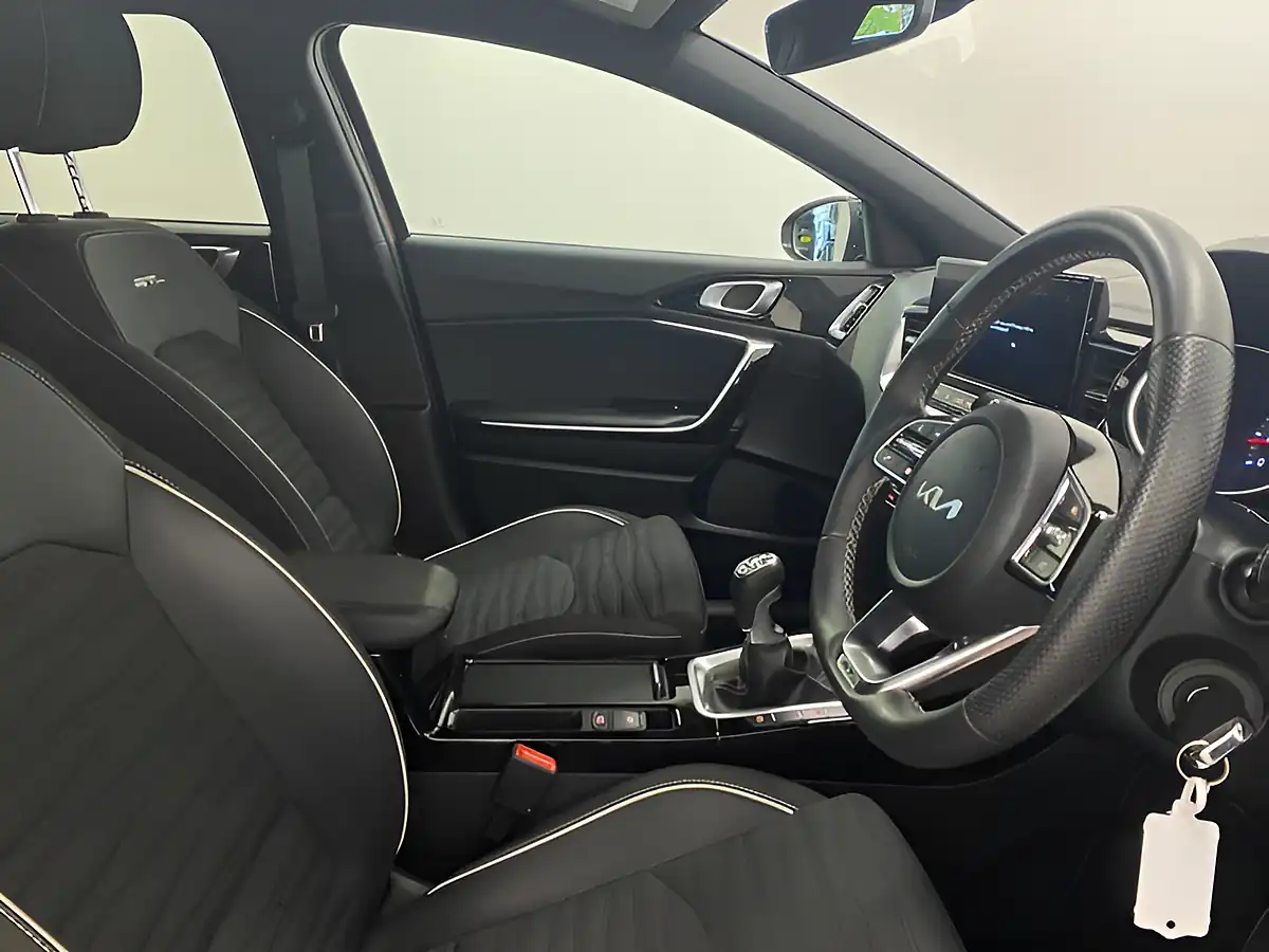 Used 2024 Kia Ceed GT-Line Orange - Interior and Exterior details 12