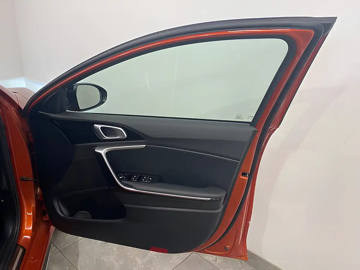 Used 2024 Kia Ceed GT-Line Orange - Interior and Exterior details 13