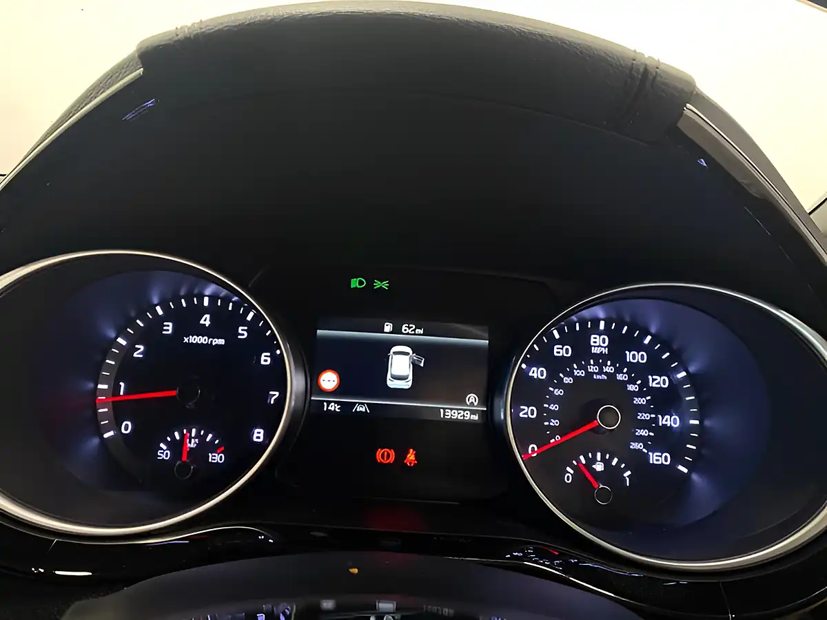 Used 2024 Kia Ceed GT-Line Orange - Interior and Exterior details 16