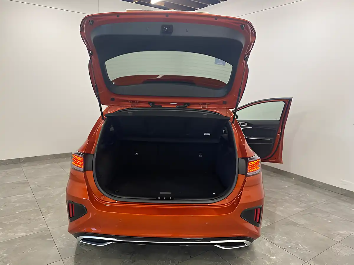 Used 2024 Kia Ceed GT-Line Orange - Interior and Exterior details 8