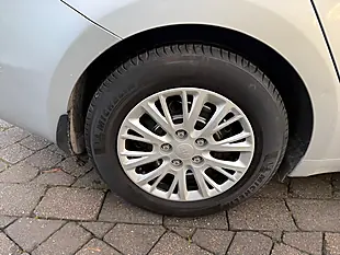 Used 2024 Kia Ceed Sportswagon Silver - Interior and Exterior details 11