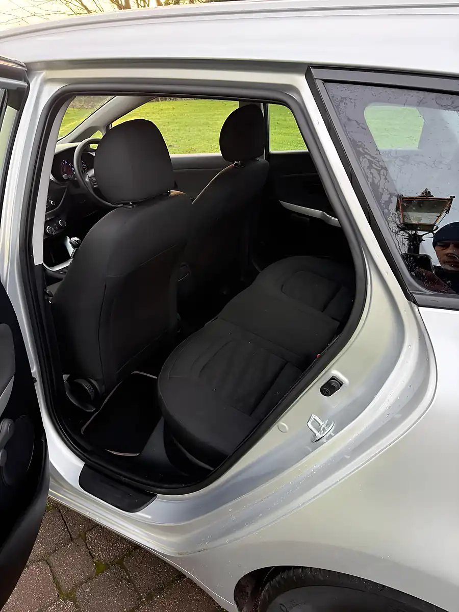 Used 2024 Kia Ceed Sportswagon Silver - Interior and Exterior details 16