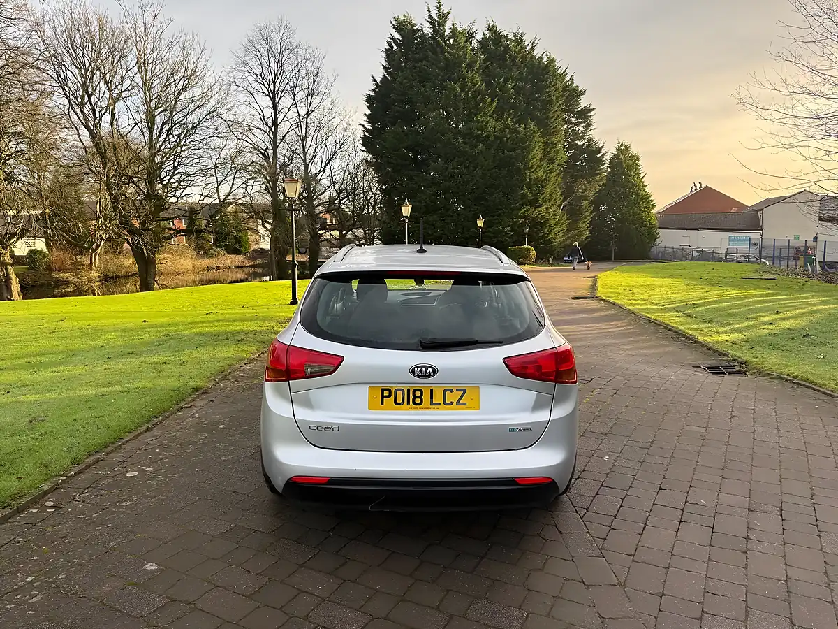 Used 2024 Kia Ceed Sportswagon Silver - Interior and Exterior details 4