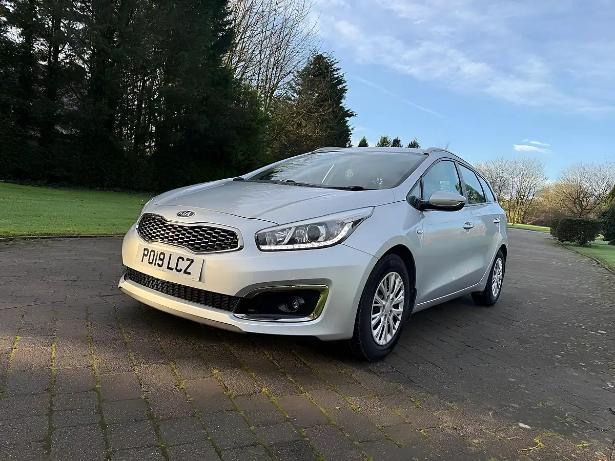 Used 2024 Kia Ceed Sportswagon Silver - Interior and Exterior details 7