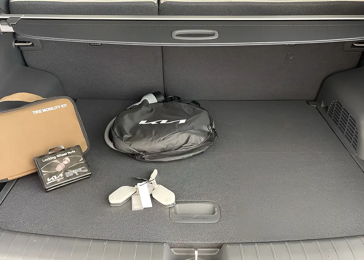 Used 2024 Kia EV3 GT-Line Shale Grey - Interior and Exterior details 13