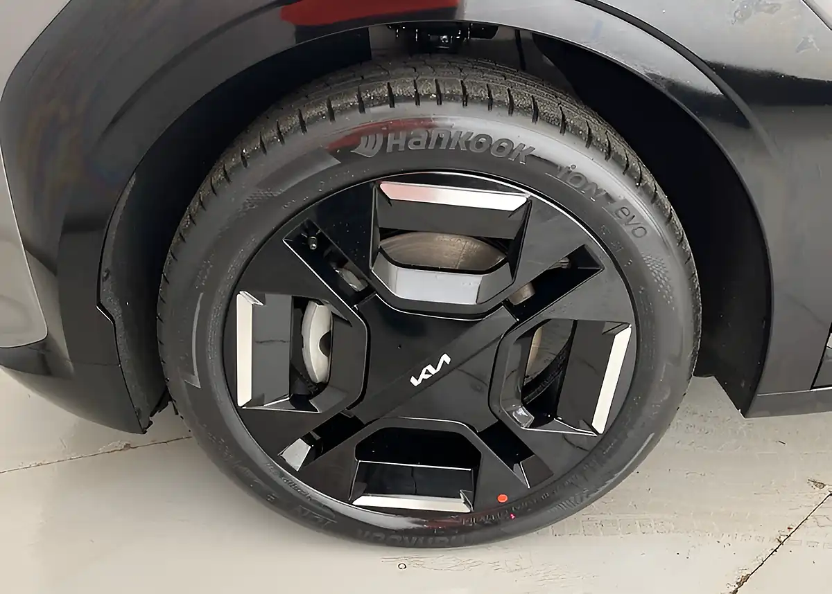 Used 2024 Kia EV3 GT-Line Shale Grey - Interior and Exterior details 14