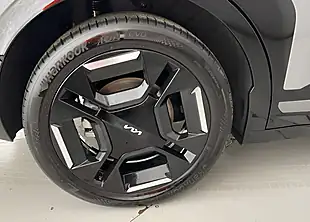 Used 2024 Kia EV3 GT-Line Shale Grey - Interior and Exterior details 16