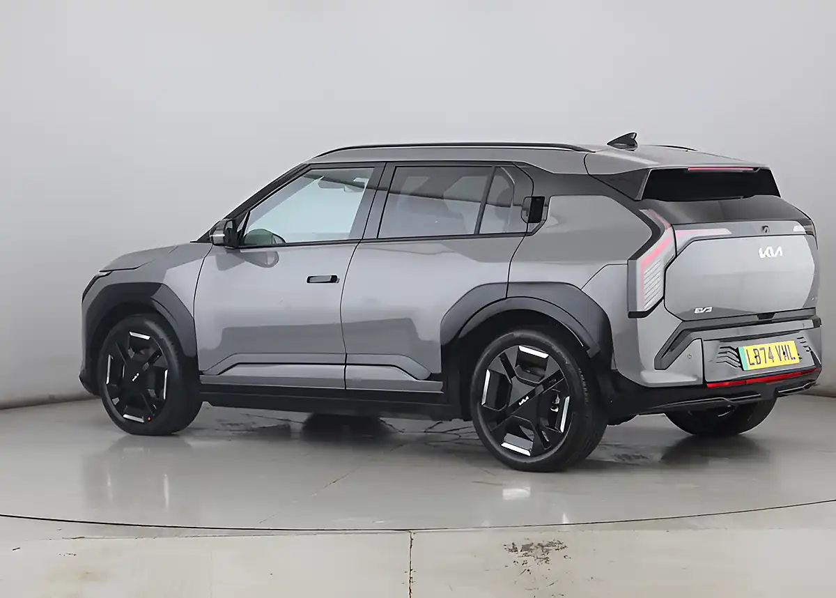 Used 2024 Kia EV3 GT-Line Shale Grey - Interior and Exterior details 2