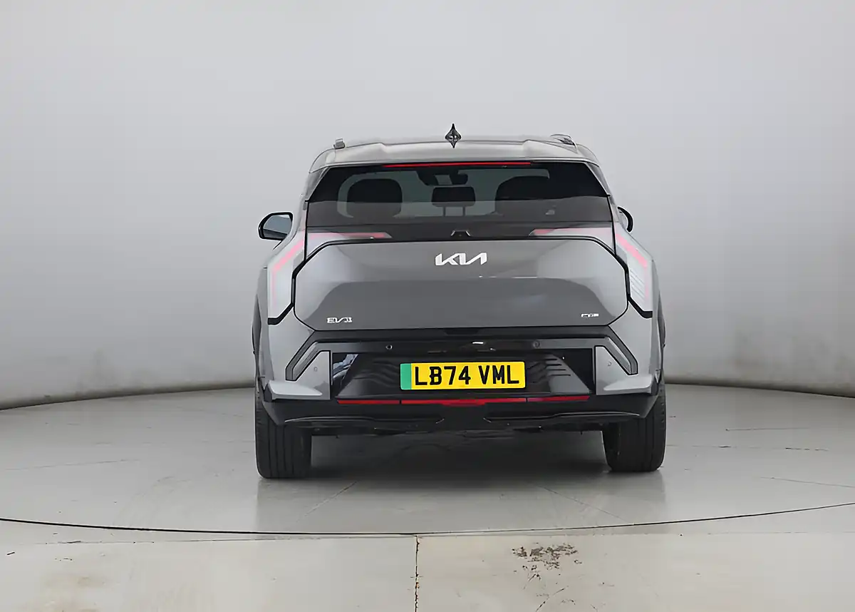 Used 2024 Kia EV3 GT-Line Shale Grey - Interior and Exterior details 4