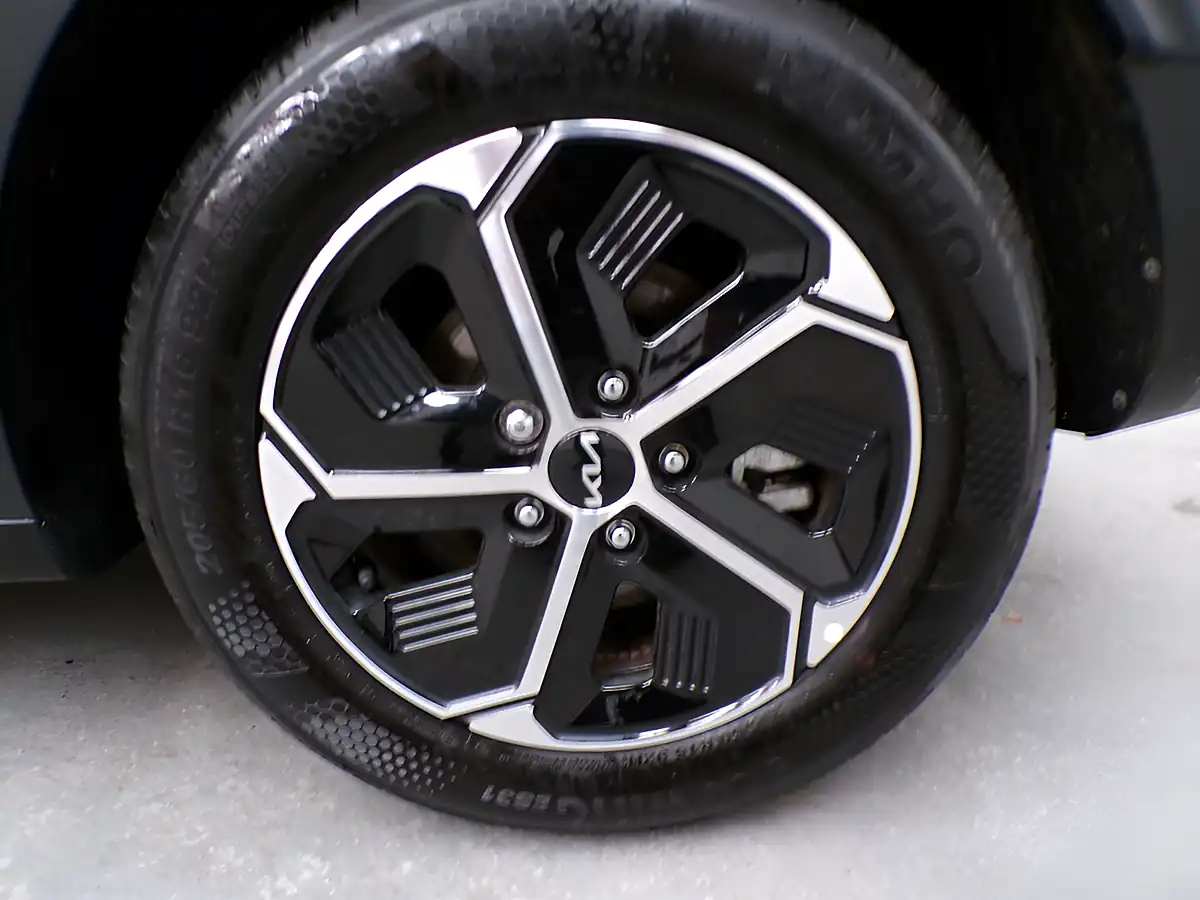 Used 2024 Kia Niro 2 Black - Interior and Exterior details 10