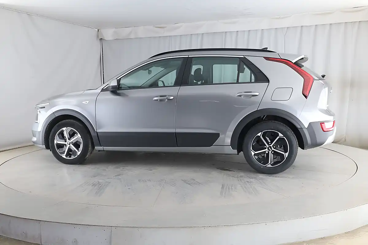 Used 2024 Kia Niro 2 Grey - Interior and Exterior details 11