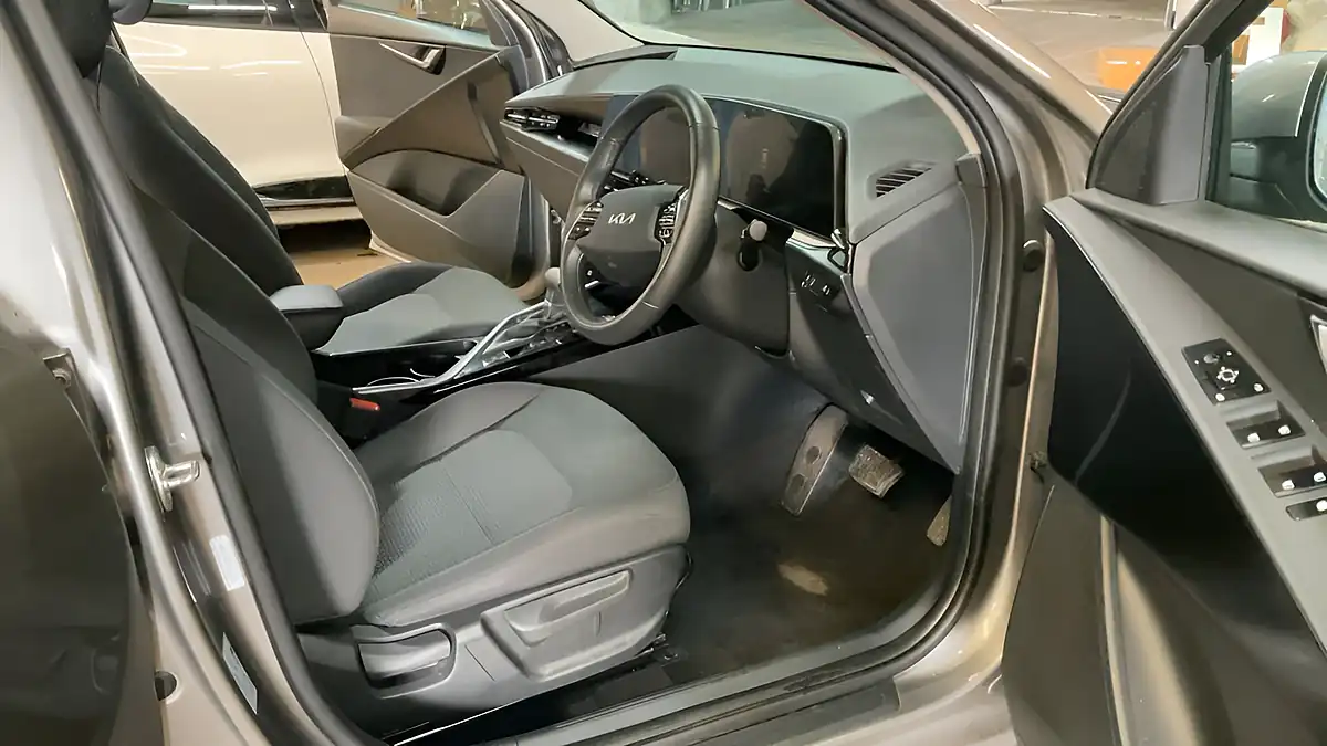 Used 2024 Kia Niro 2 Grey - Interior and Exterior details 13