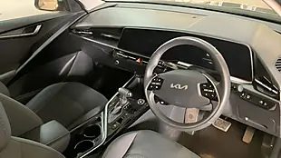Used 2024 Kia Niro 2 Grey - Interior and Exterior details 2
