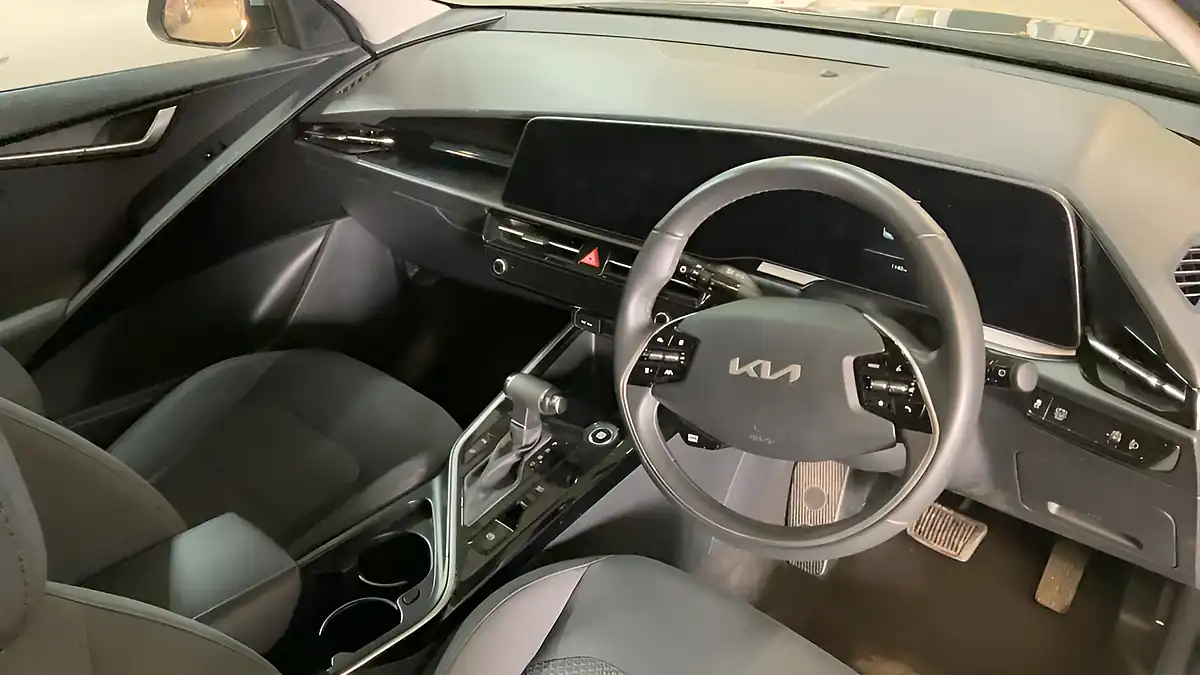 Used 2024 Kia Niro 2 Grey - Interior and Exterior details 2