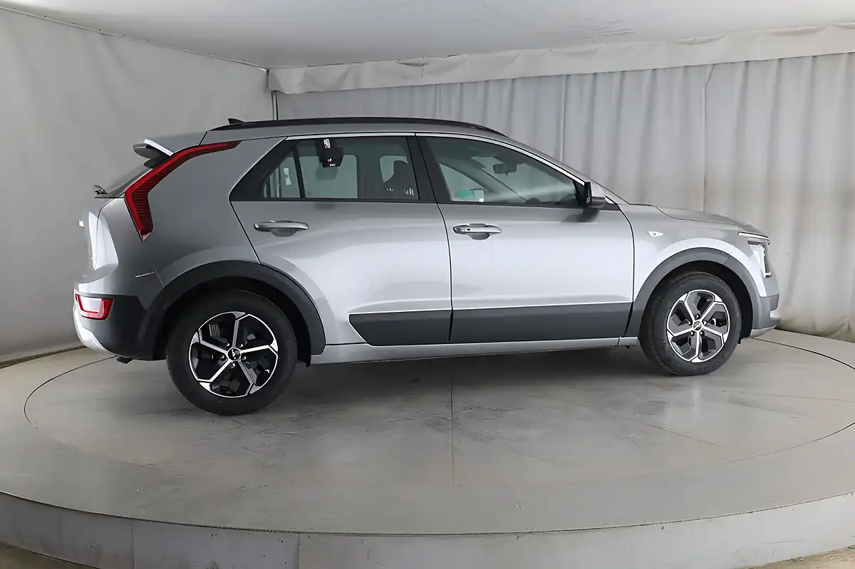 Used 2024 Kia Niro 2 Grey - Interior and Exterior details 6
