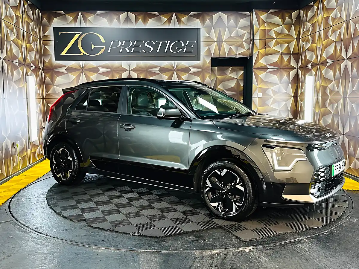 Used 2024 Kia Niro 4 Interstellar Grey - Front View