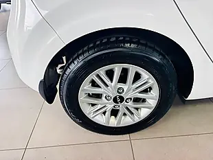 Used 2024 Kia Picanto 2 White - Interior and Exterior details 14
