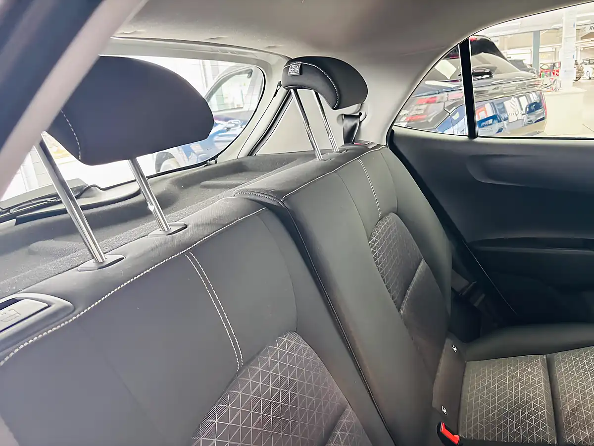 Used 2024 Kia Picanto 2 White - Interior and Exterior details 15
