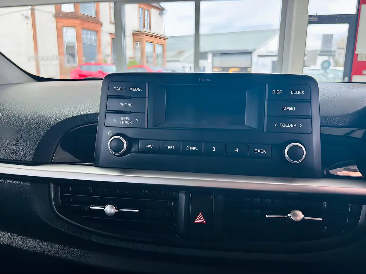 Used 2024 Kia Picanto 2 White - Interior and Exterior details 18