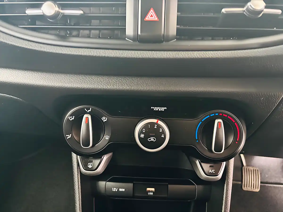 Used 2024 Kia Picanto 2 White - Interior and Exterior details 19