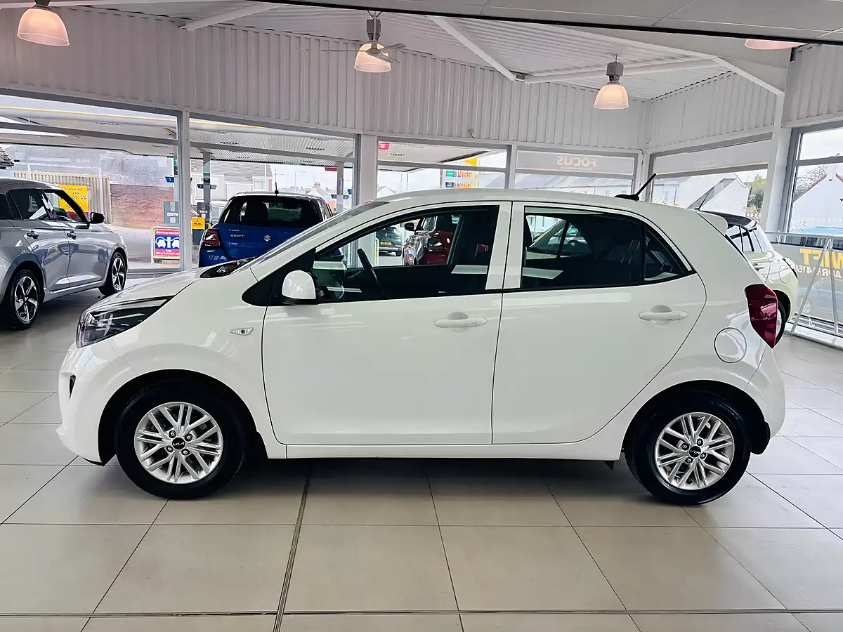 Used 2024 Kia Picanto 2 White - Interior and Exterior details 4