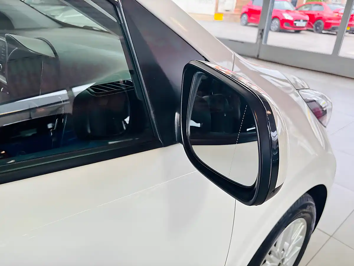 Used 2024 Kia Picanto 2 White - Interior and Exterior details 9