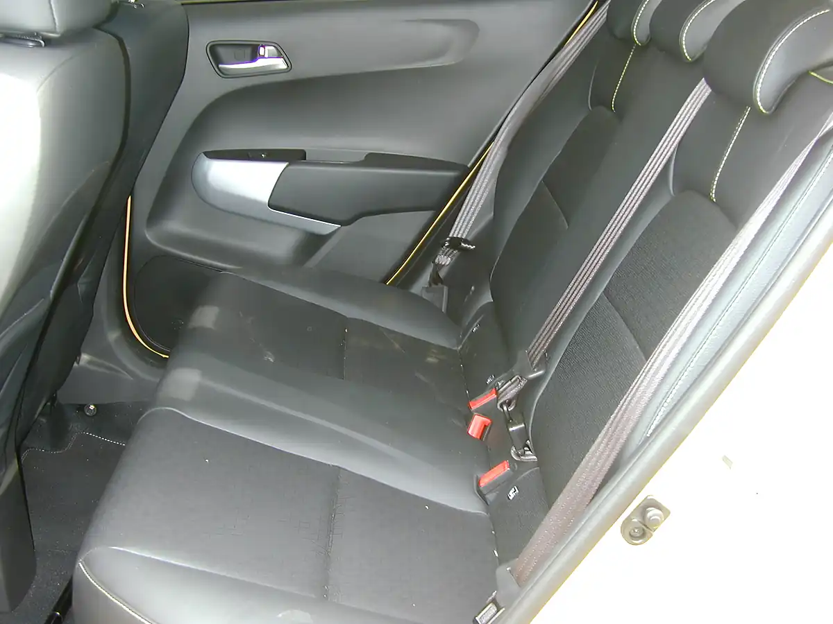 Used 2024 Kia Picanto X-Line S Yellow - Interior and Exterior details 17