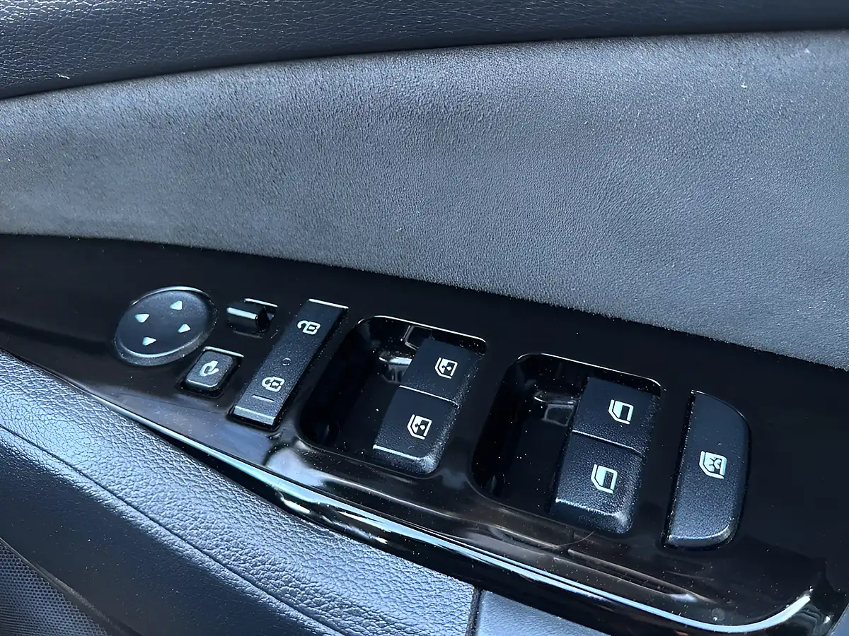 Used 2024 Kia Sportage GT-Line Experience Green - Interior and Exterior details 12