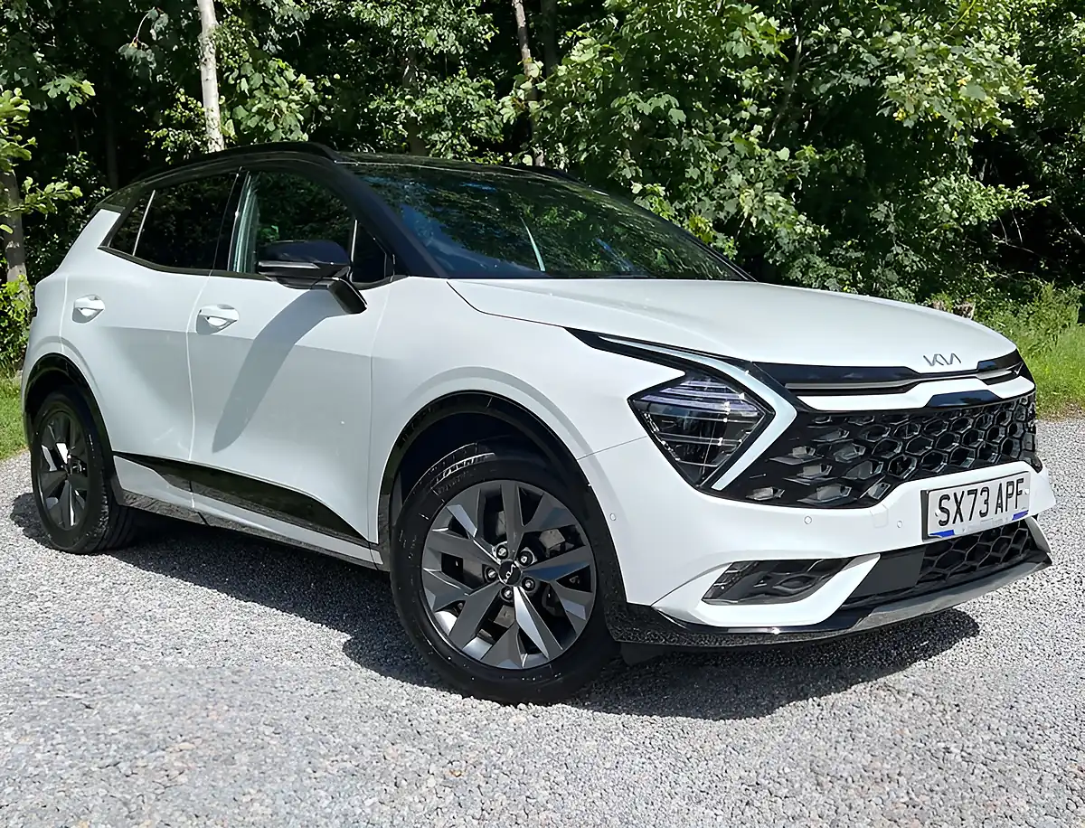 Used 2024 Kia Sportage GT-Line S White - Front View
