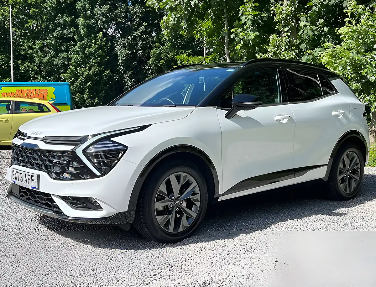 Used 2024 Kia Sportage GT-Line S White - Interior and Exterior details 7
