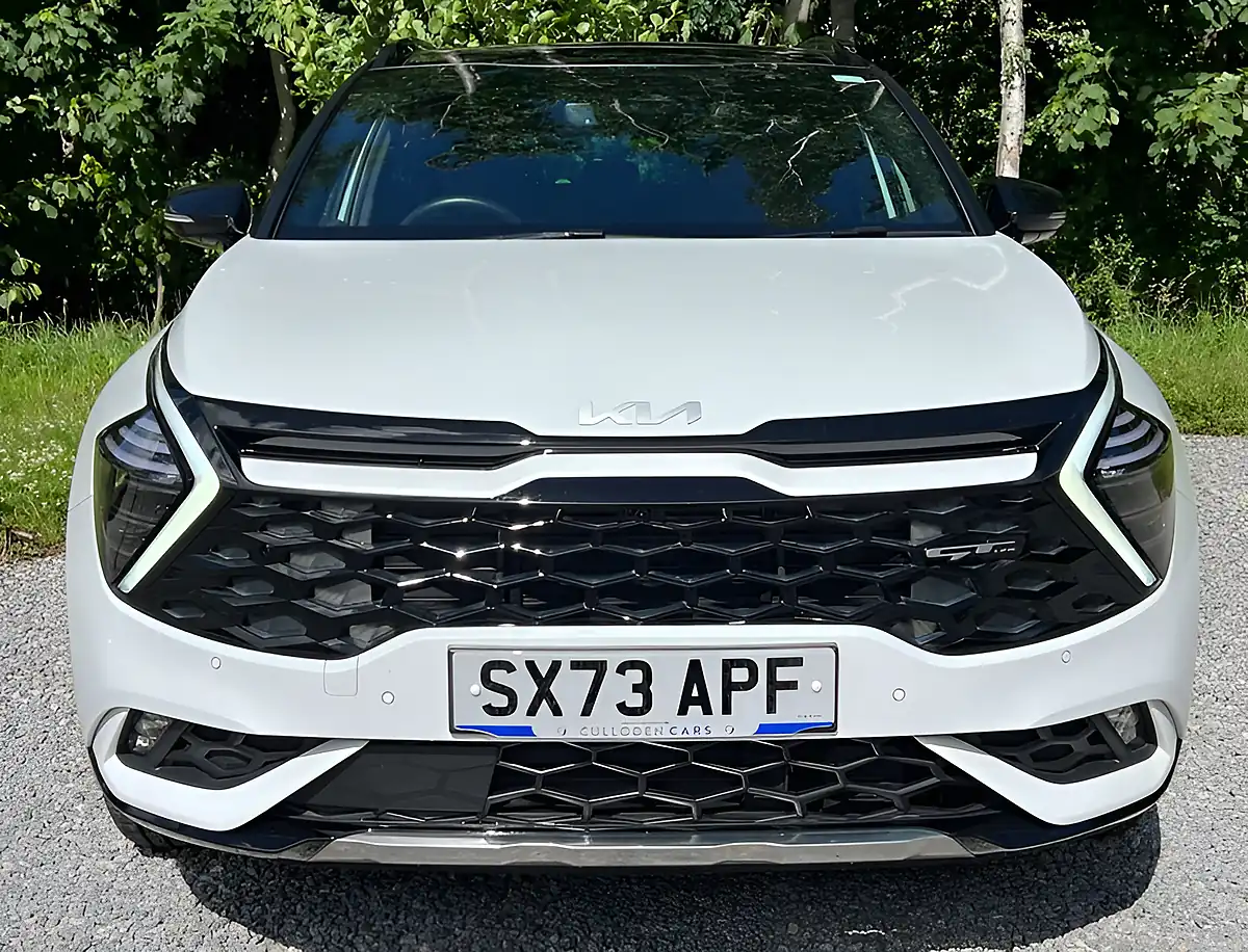 Used 2024 Kia Sportage GT-Line S White - Interior and Exterior details 8